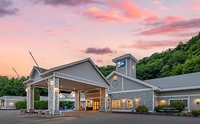Holiday Inn Express Springfield Vermont
